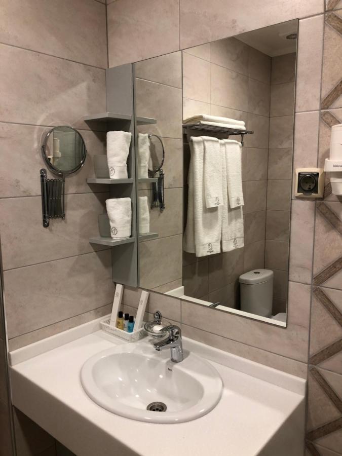 Grace Point Hotel Nur-Sultan  Room photo